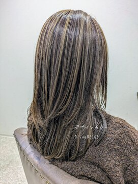 ロングヘア×デザインカラー