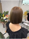 オリーブベージュ×ボブ