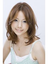 アニュー エアー(anew aeir)&nbsp;センターパートの綺麗目ミディアムレイヤー