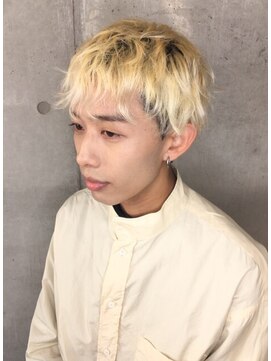 ゼンコー アオヤマ(ZENKO Aoyama) 横顔が素敵に決まるホワイティツイストパーマ［表参道/青山]