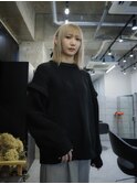 ホワイトブロンド ミディアムストレート