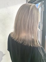 イリ 心斎橋(ili)&nbsp;【石田幸希】ホワイトベージュ/ハイトーン