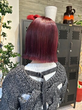 ヲタク(wotaku.) レッドカラー赤髪暖色カラーカシスカラーチェリーレド外はねボブ