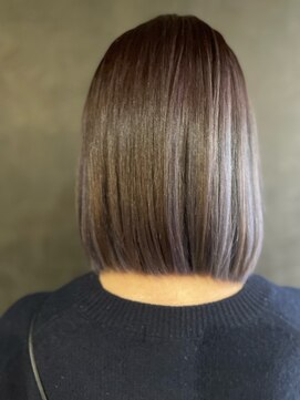 トータルビューティサロン シェリ(total beauty salon cheri) インナーパープル×切りっぱなしボブ
