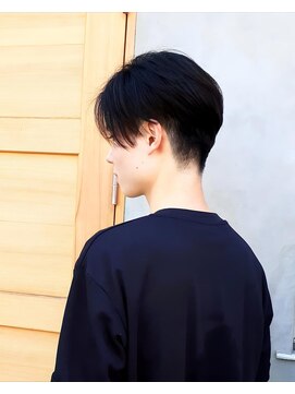 ピーロ(piilo) すっきりと爽やかな前下がりセンターパート◯