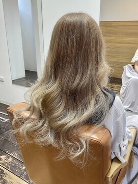 エイト ネクサス店(No.8) 【10代、20代、30代オススメ】＊white bige gradation＊