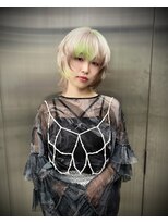 ナナ(NANA)&nbsp;ウルフカット/デザインカラー/ブリーチ/ホワイト/グリーン