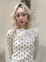 モク 神楽坂(mok)&nbsp;ふわふわハイトーンヘアで個性派可愛く♪