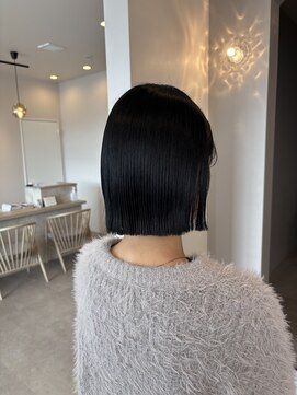 エルレ(Elure) 切りっぱなしボブ