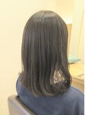 ミディアムのグレーアッシュ