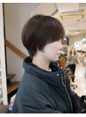 小顔丸みショート 耳かけ前髪あり 艶髪美髪