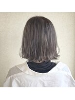 ワヴ ヘアー(WUV HAIR) ラベンダーグレージュ切りっぱなしボブ