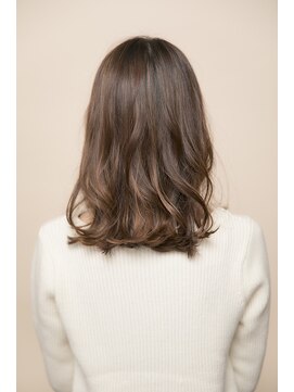 アフロディーテ ギンザ 秋葉原店(APHRODITE GINZA) ミディアム/デザインカラー/シルキーベージュ/斜めバング/秋葉原