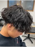 センターパートツイストスパイラルパーマツイストパーマ刈り上げ