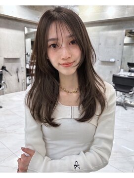 サイン 渋谷(SIGN) レイヤーカットインナーカラーイヤリングカラー色落ち綺麗表参道