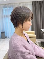 アンド ストーリーズ(&STORIES)&nbsp;前髪あり耳掛け丸みくびれショートボブ20代30代40代50代（蘭）