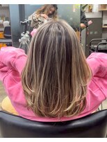 エガオ 藤沢店(EGAO)&nbsp;ハイライトバレイヤージュミディアムレイヤーカットブラウン藤沢