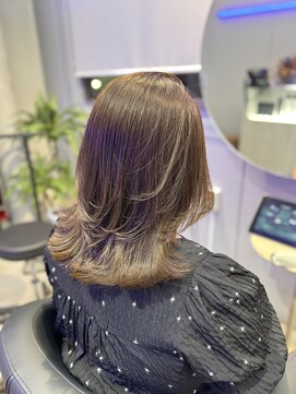 ブルー(Blue) レイヤーカット×オリーブグレージュ【hair&spa Blue】