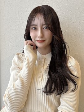 ブローチェアヴェダ ナチュラルベージュカラー+ロングレイヤースタイル
