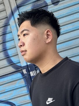 クラシック シザーズ(Classic SCISSORS) フェザーアップ/スキンフェード/メンズサロン