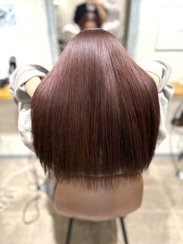 バンビ(BAMBI)の写真/自然な仕上がりのストレート◎ダメージを最小限に抑えた艶ストレートで毎日が楽しくなる髪へ☆