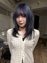 カシェル トウキョウ(Cashel Tokyo) ネイビーの透明感と揺らぎのレイヤースタイル