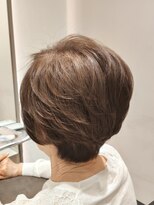 アンベリールフルー(EMBELLIR fleur)&nbsp;大人の美バランスのひし形ショートカットスタイル