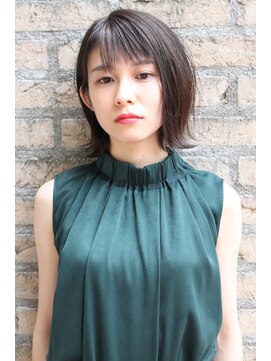 ラ シェンテ 宝塚(La Sente) アッシュグレージュワンレングス切りっぱなしボブ