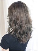 インスタで人気の透明感ある、ゆるふわヘアー