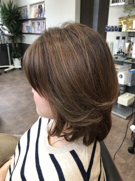 サロンドジュネ(salon de JUNE) サラ艶ミディアムレイヤー
