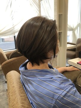 アドラシオン(Adoration) 大人のショートボブ