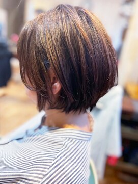 カミビトグロウ(kamibito glow) 20代30代40代小顔ショートハイライトナチュラルブラウン立体感