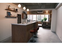 アンティークをイメージした店内。