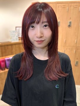 ユニバイリサ 天神大名店(uni by risa) チェリーレッド 顔周りカット 顔回りレイヤー レイヤーカット