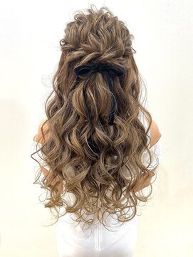 エンタリティリット(entality lit) 【entalitylit】ふわっふわのハーフアップアレンジ☆