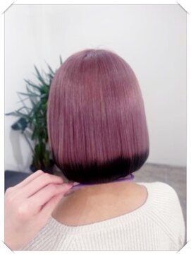 エクラヘアーズボウグループ(eclat hair’s BEAU group) 【2025年最旬】ラベンダーピンクのぷつっと小顔ボブ♪