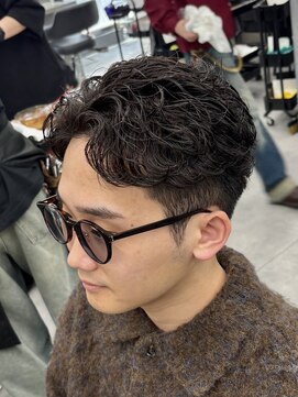 オーバルバイアピッシュ(OVARL by apish) ラルフカール/センターパート/メンズパーマ