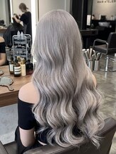 独自のホワイトブリーチはLuaだけ！圧倒的なブリーチ技術で外国人風カラーはお任せ！