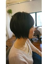 アンプレヴーアジュテ(Impre'vu ajoute)&nbsp;前下がりのショートボブ