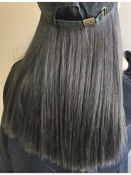 クシュル (CUSHUR) グレージュカラー