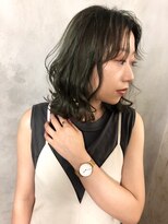 リルア 博多(LIRUA)&nbsp;オリーブアッシュのミディアムヘア