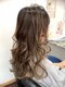 美容室フィールの写真/【朝8時～18時】ケアブリーチのハイライトカラーや白髪ぼかしがお勧め◎グレイカラーでもお洒落を楽しむ＊