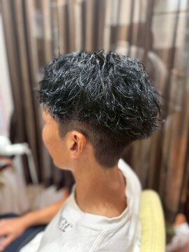 美容室ヒラトヤ 都南店 ビジネスカジュアル束感ツイストスパイラルパーマツーブロック