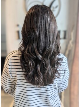 イル(iru) シークレットハイライト