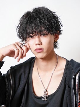 トゥルークリエイション 渋谷(True Creation SHIBUYA) ツーブロックマッシュツイストスパイラルパーマ無造作波巻き王道