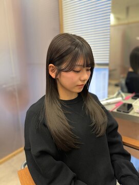 ソルバイシェス(SOL by shes) レイヤーカット×オリーブカラー