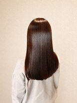 サザエ(SAZAE) 大人女性に人気 艶ロングで軽やかな美髪へ
