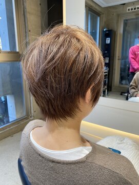ヘア デザイン リスク(HAIR DESIGN RISK) 【RISK 高橋勇太】シルエットが完璧な大人かわいいショート