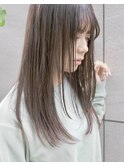 「THREE」　小顔ナチュラルストレートフォギーベージュ