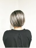 ローグヘアー(TAKA)クールショートバレイヤージュシルバーカラー